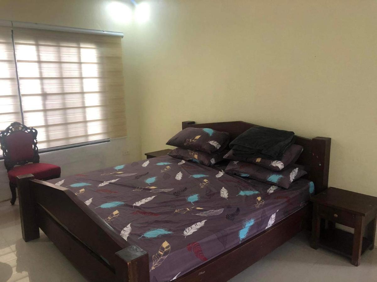 Tagaytay Bnr Guesthouse 4Br With Balcony 12-14 Guest Tagaytay City ภายนอก รูปภาพ
