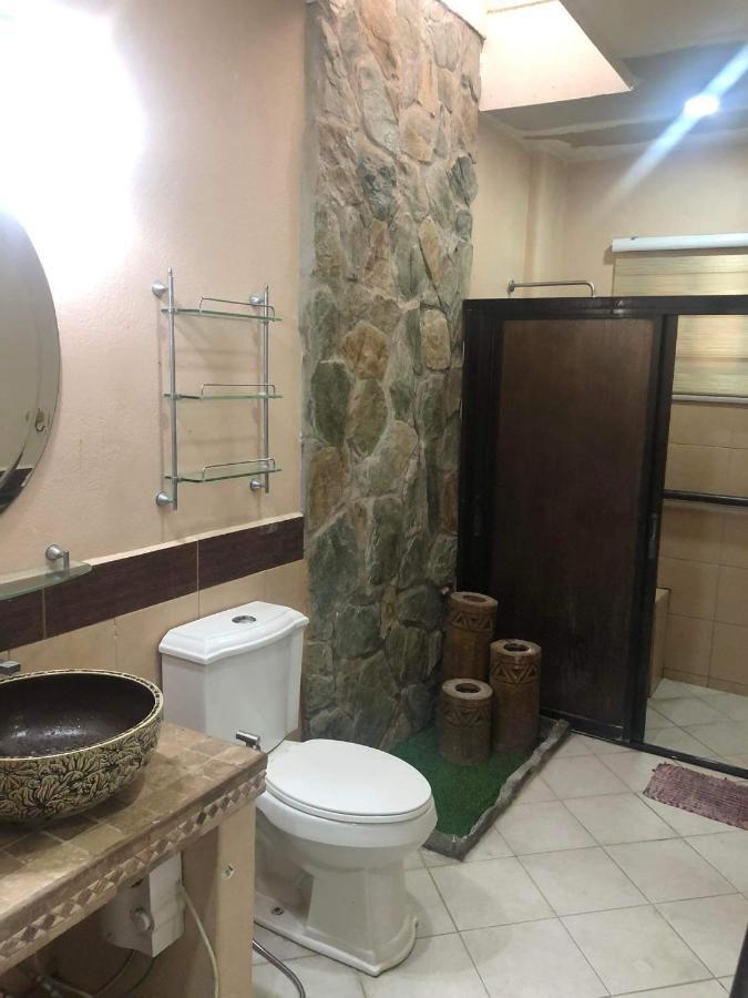 Tagaytay Bnr Guesthouse 4Br With Balcony 12-14 Guest Tagaytay City ภายนอก รูปภาพ